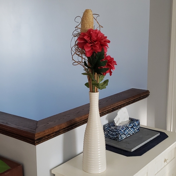 Beige vase - Picture 3 of 3